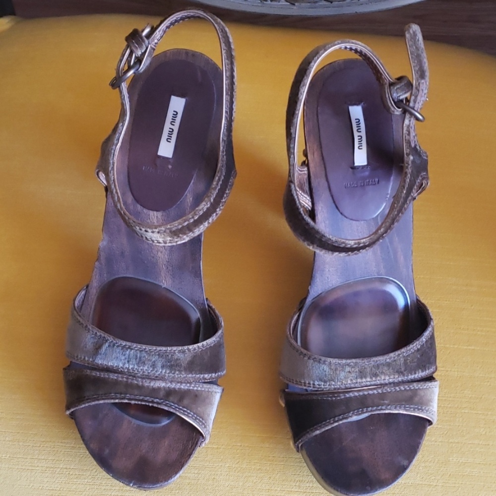 Miu Miu Ve;vet Upper with Platform Wood Heels